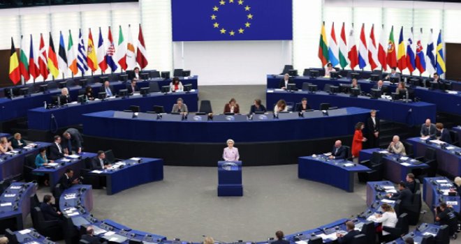 AB'den Kosova ile vize serbestisi kararı