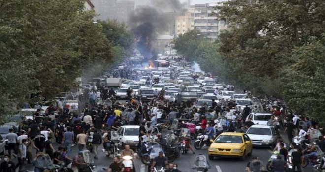 İran’da gösteriler büyüyor!
