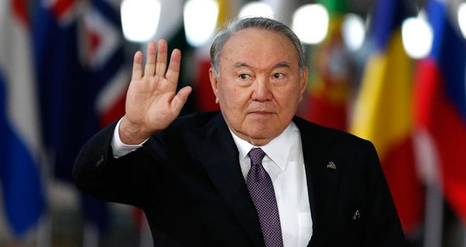 Son dakika... Nazarbayev istifa etti