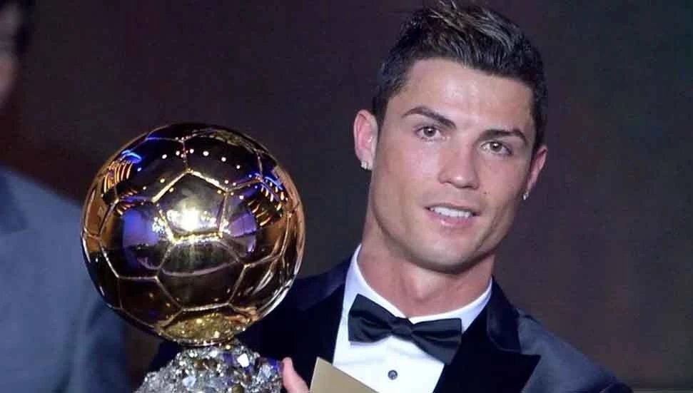 Cristiano Ronaldo'nun Ballon d'Or ödülü satıldı