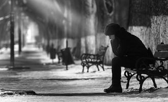 Mevsimsel depresyonda uyku ve iştah bozuluyor