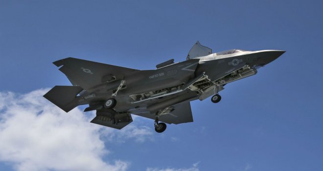  Savaş uçağı F-35 Nükleer bombayla uçtu  