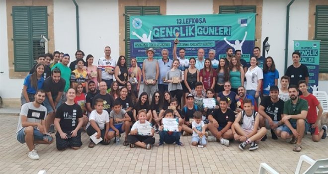 13. LEFKOŞA GENÇLİK GÜNLERİ “VELESBİTNAN SURLARİÇİ TURU” ETKİNLİĞİ İLE SONA ERDİ