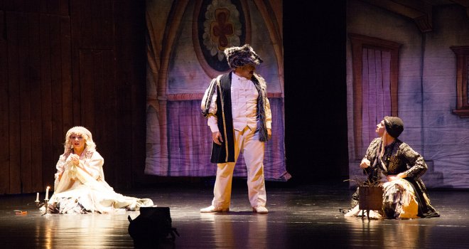 15.KIBRIS TİYATRO FESTİVALİ’NDE İBB ŞEHİR TİYATROLARI İKİNCİ OYUNUYLA SAHNE ALDI