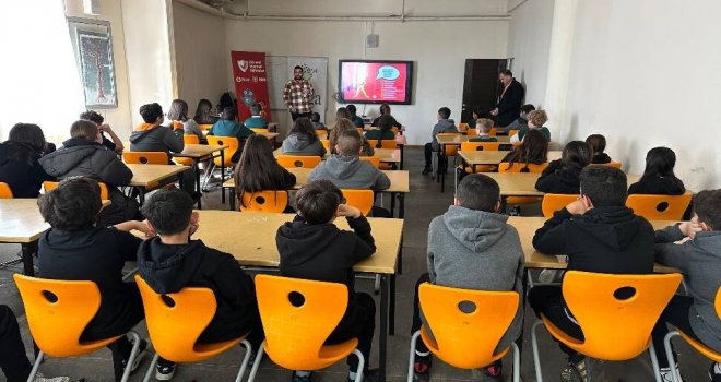 16 okulda toplam bin 603 öğrenciye güvenli internet eğitimi