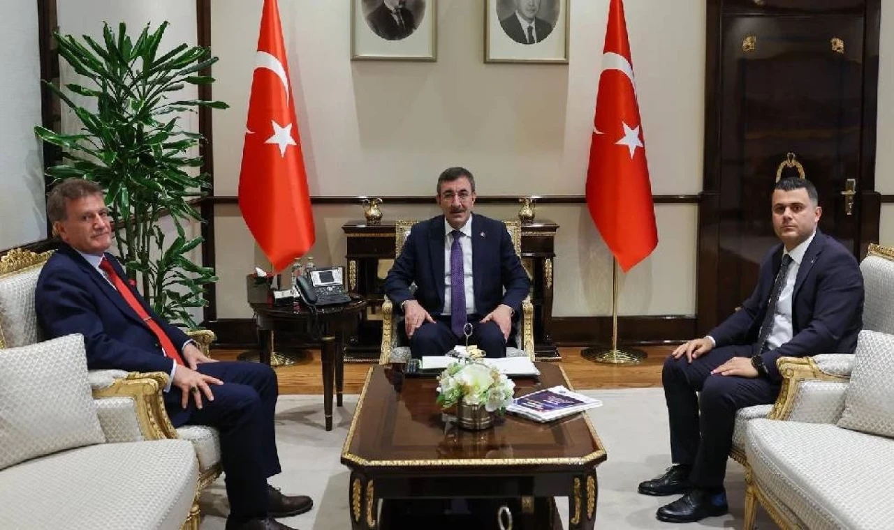 Erhan Arıklı, Cevdet Yılmaz ile görüştü: Hedef, Ercan’ı uluslararası uçuşa hazır hale getirmek