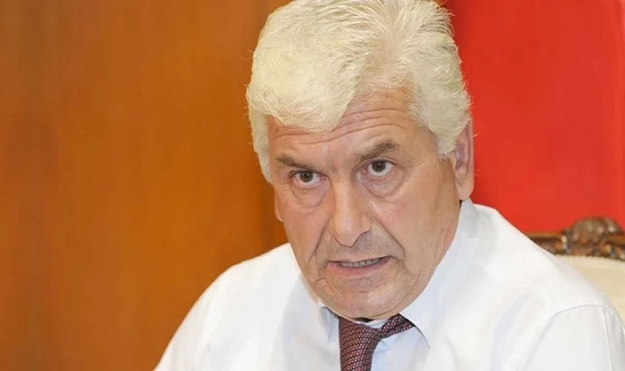 Türk-Sen, hükümeti istifaya çağırdı: Asgari ücrete yapılan artış işçi düşmanlığıdır!