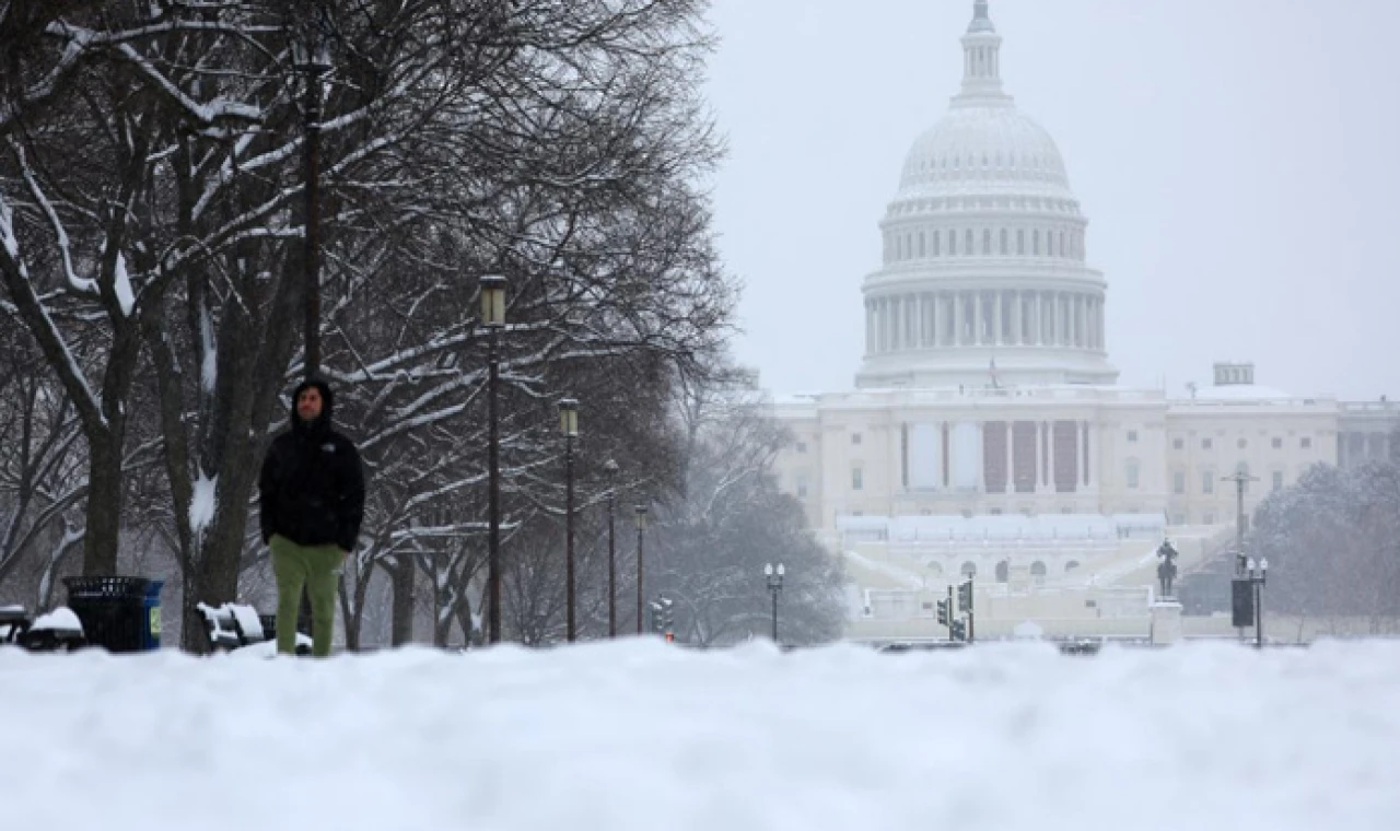 ABD’de rekor kar yağışı: 5 binden fazla uçuş iptal edildi
