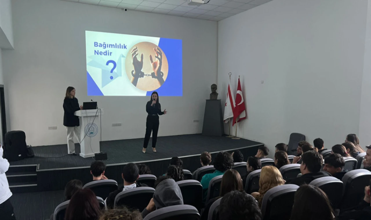 Başbakanlık Uyuşturucu ile Mücadele Komisyonu’nun gençlere yönelik bağımlılıkla mücadele eğitimleri sürüyor