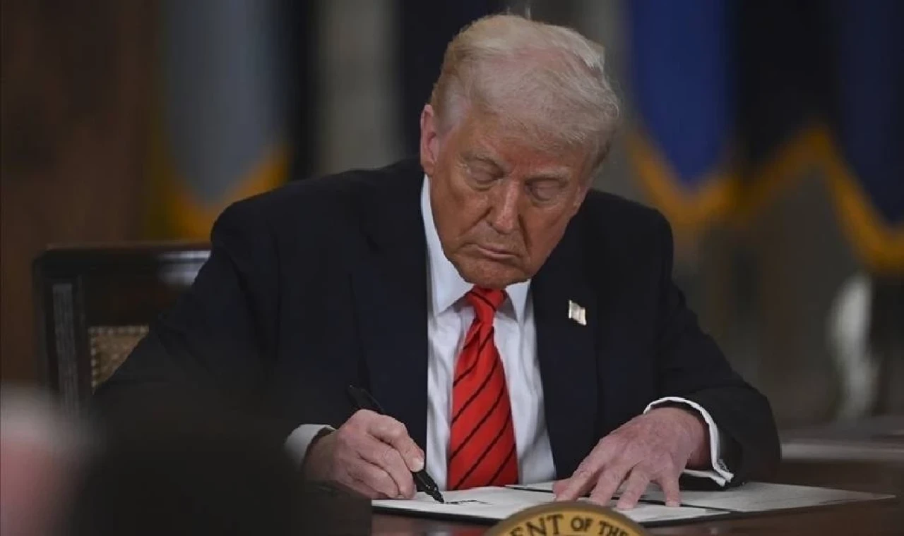 Trump, İran'la iş yapan tüm ülkelere gümrük vergisi uygulanmasını öngören emri imzaladı