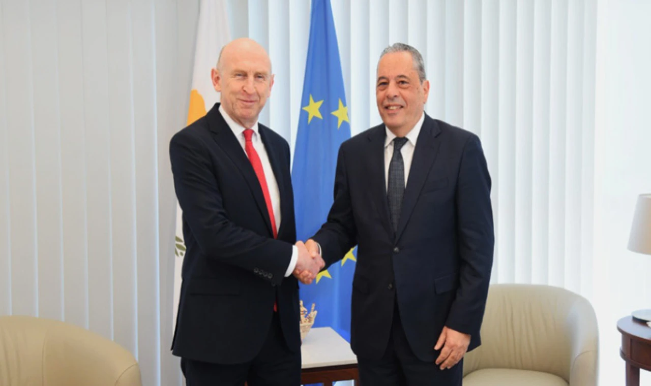 İngiltere Savunma Bakanı John Healey Güney Kıbrıs’ta