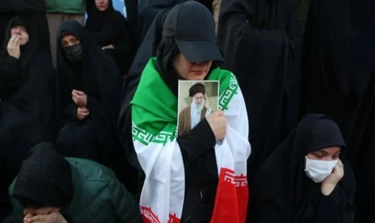 İran lideri Hamaney’in ölümü nedeniyle Irak’ta 3 gün yas ilan edildi