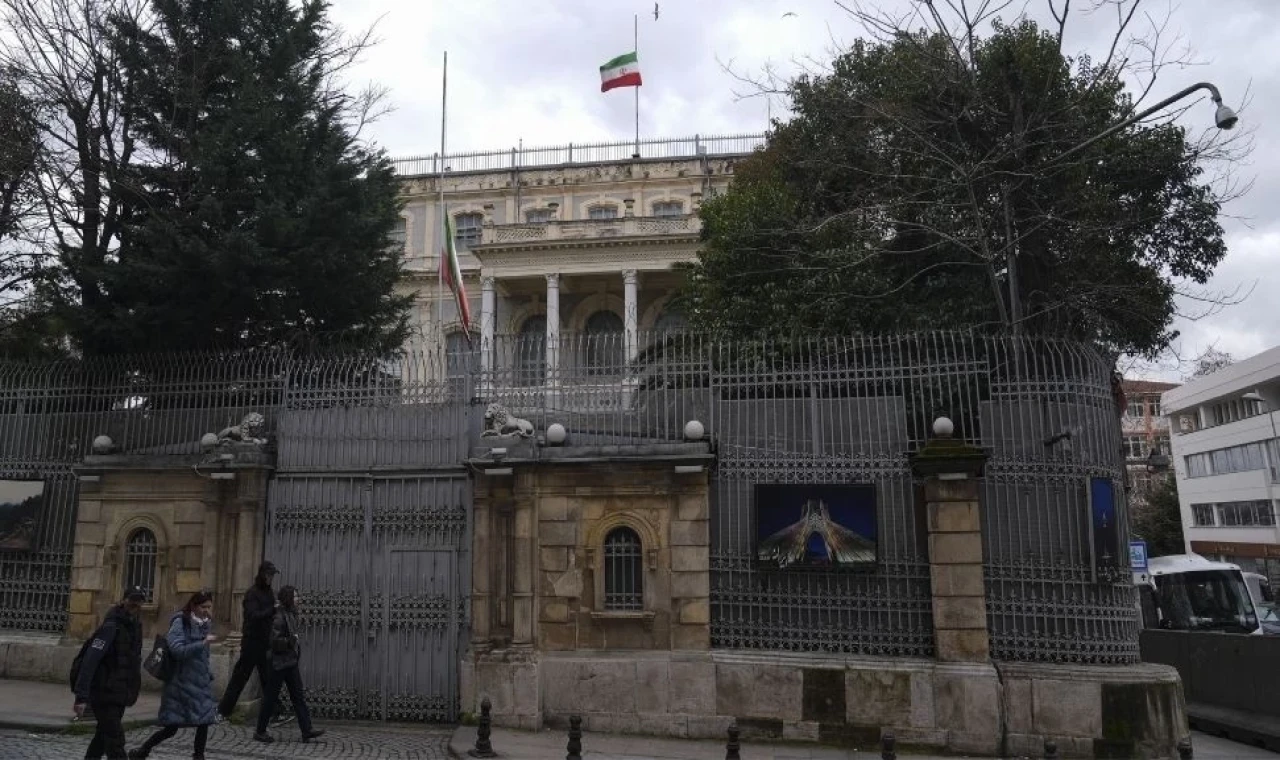 İran: Türkiye'ye mühimmat atılmadı, belirsizliklerin giderilmesi için ortak ekip kurulmasına hazırız