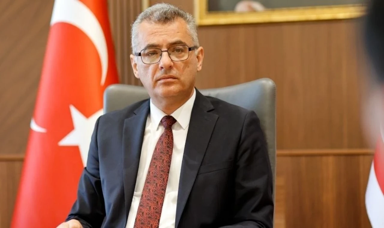 Erhürman, Güney'de KKTC ve Türkiye bayraklarının yakılmasını şiddetle kınadı: Açık bir medeniyet kaybı