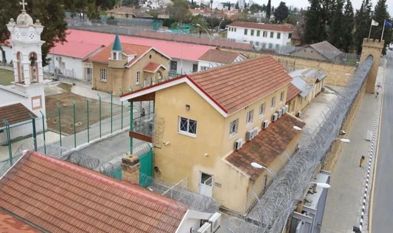 Rum Merkezi Cezaevine drone ile cep telefonu göndermeye çalışan şüpheli tutuklandı