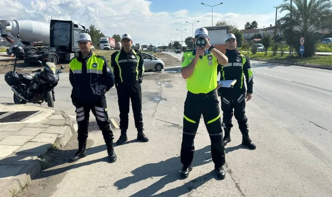 Lefkoşa ve İskele’de trafik ve asayiş denetimi: 563 sürücü rapor edildi