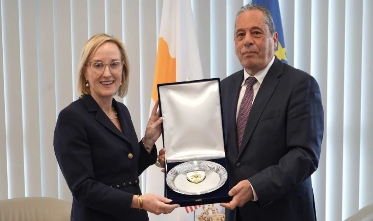 Rum Savunma Bakanı Palmas ile ABD Büyükelçisi Davis görüştü: İş birliği programları ele alındı