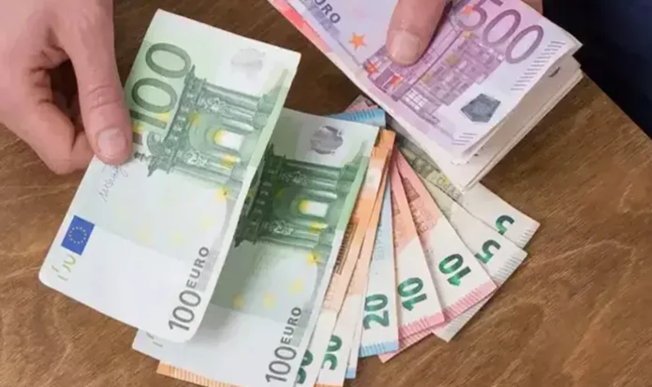Güney Kıbrıs'ta maaşlar arttı