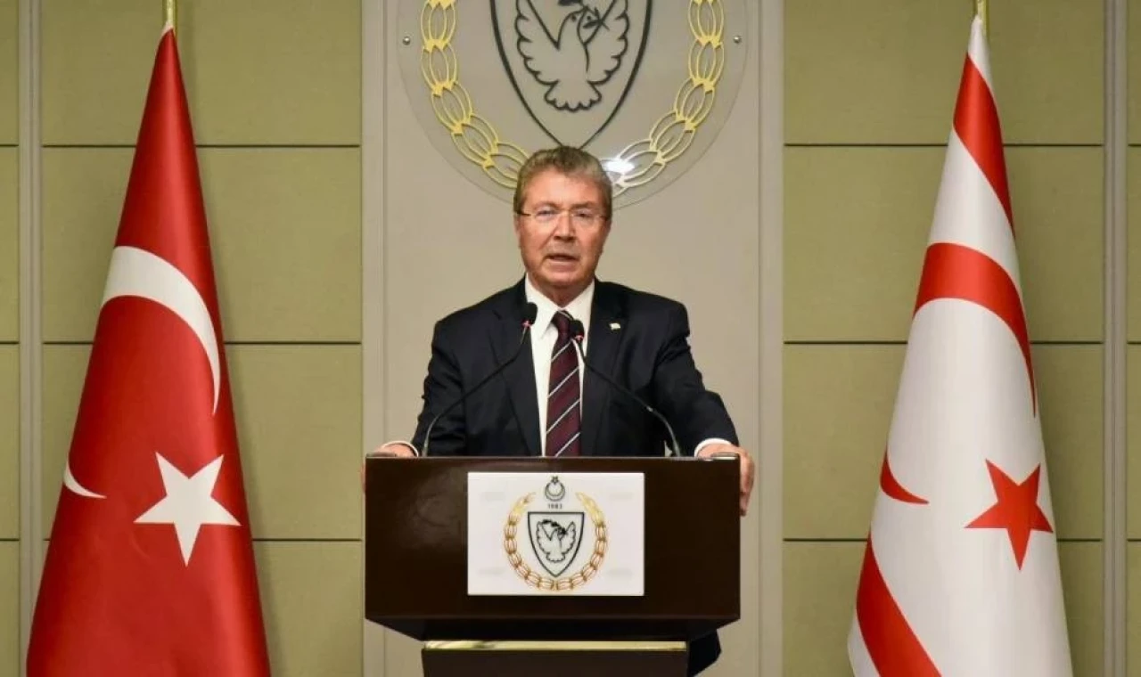 Ünal Üstel: Kıbrıs'ta çözümün anahtarı egemen eşitliğin kabulüdür