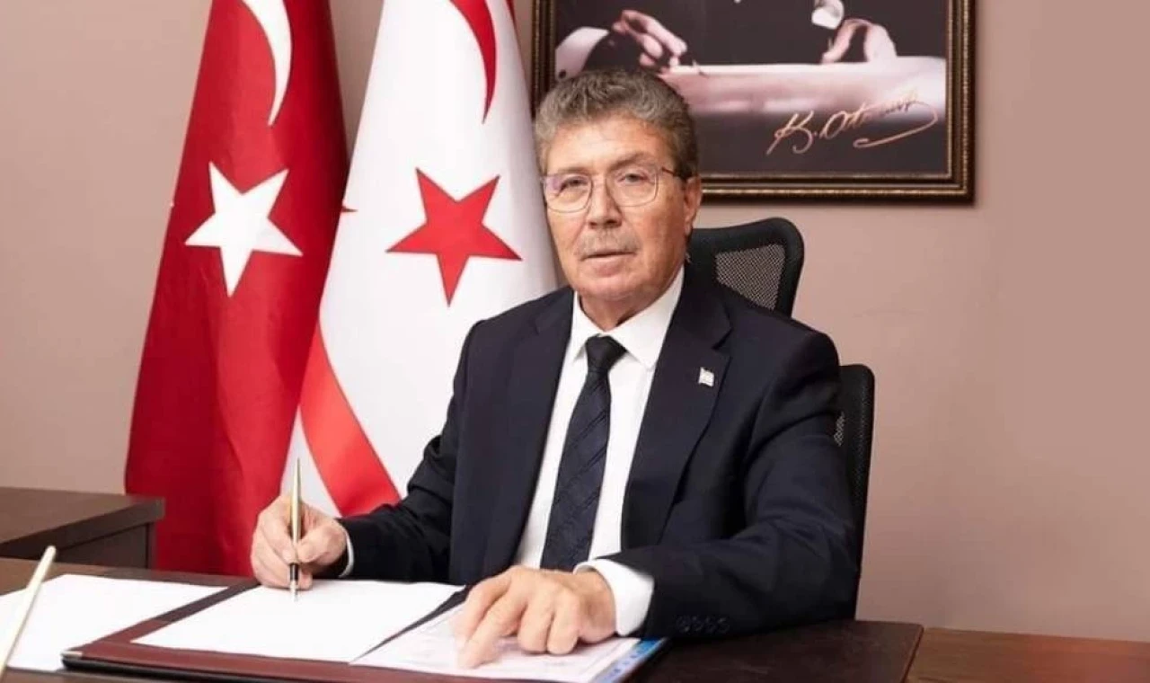Ünal Üstel: KKTC’yi dijital çağa taşıyacak fiber projesi başlıyor