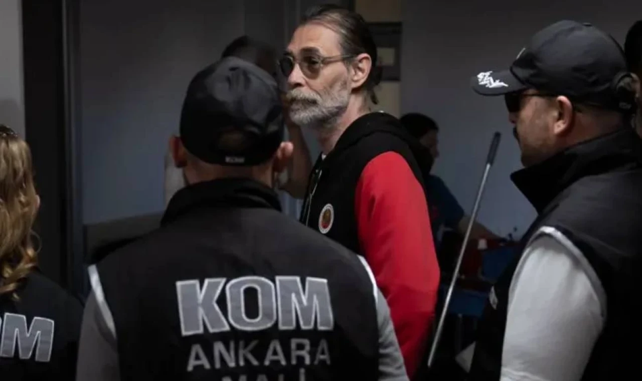 Etimesgut Belediyesi'ne operasyon: Tutuklanan Erdal Beşikcioğlu görevden uzaklaştırıldı