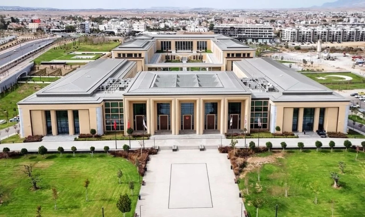 Meclis perşembe günü olağanüstü toplanıyor: Filo Jet faciası için iki araştırma önergesini görüşülecek