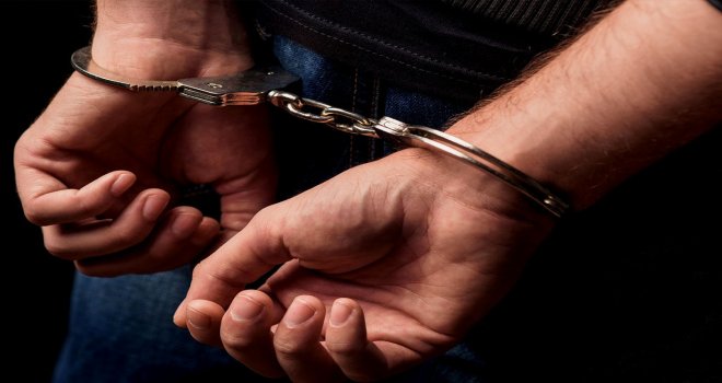 38 yaşındaki şahıs kıskıvrak yakalandı.