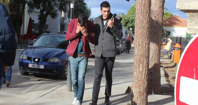 40 TL’lik bonzai ile kendilerinden geçtiler