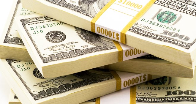 76 BİN DOLAR NAKİT PARAYLA ÇIKIŞ YAPMAYA ÇALIŞTI