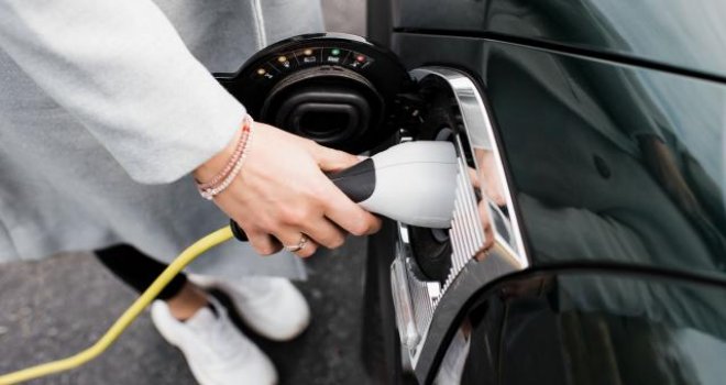 AB, elektrikli araç şarj istasyonlarını artıracak