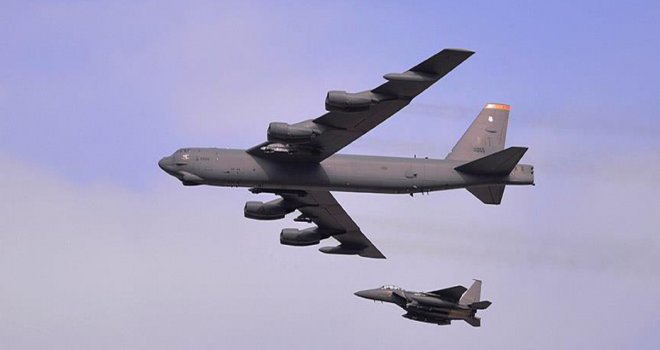 ABD B-52 bombardıman uçaklarını teyakkuza geçiriyor