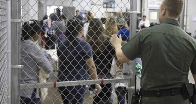 ABD'de göçmen merkezlerinde tutulanlar Trump yönetiminden davacı oldu