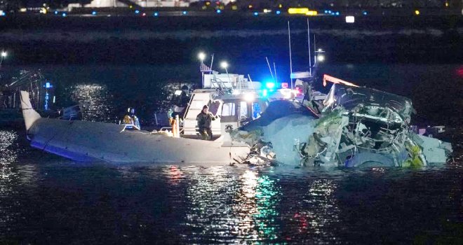 ABD'de uçak ile helikopter çarpıştı: 19 kişi hayatını kaybetti