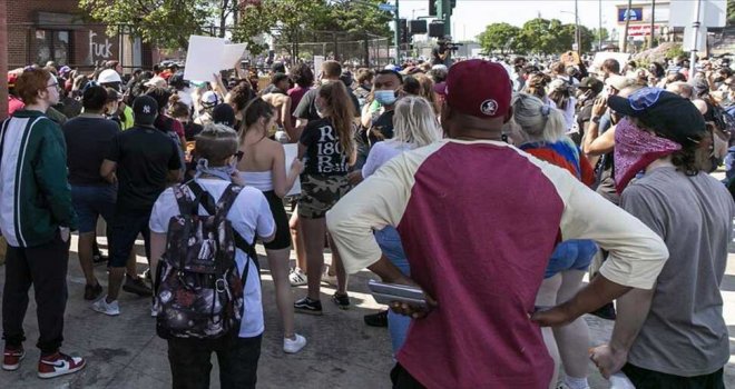 ABD'nin St. Louis kentindeki protestolarda 4 polis vuruldu
