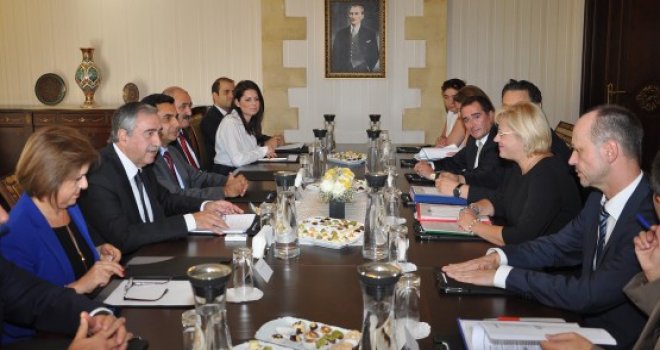AKINCI, AVRUPA KOMİSYONU BÖLGESEL POLİTİKALAR KOMİSERİ CRETU İLE GÖRÜŞTÜ