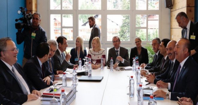 Akıncı, Çavuşoğlu ile çalışma yemeğinde biraraya geldi