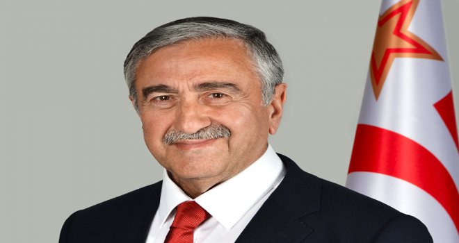 Akıncı Yarın Davos'a gidiyor