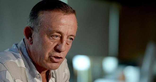 Ali Ağaoğlu lüks araçlarını satışa çıkardı