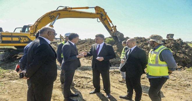 Amcaoğlu ve Feyzioğlu, Gönyeli Ana Taşıyıcı Kanalizasyon Hattı çalışmalarını yerinde inceledi…