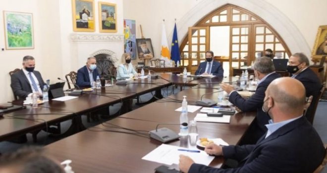 Anastasaidis'e sert eleştiri