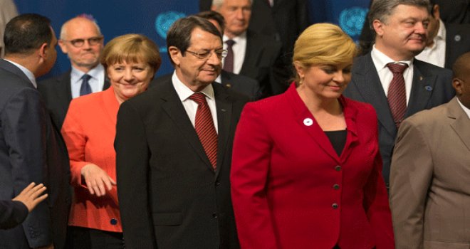 ANASTASİADİS BRÜKSEL’DE MERKEL VE TUSK İLE GÖRÜŞTÜ