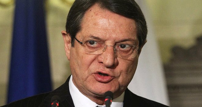 Anastasiadis, halka seslendi