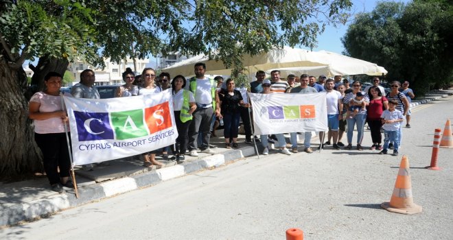 AS PERSONELİ EYLEMLERİNİ BAŞBAKANLIK ÖNÜNE TAŞIDI