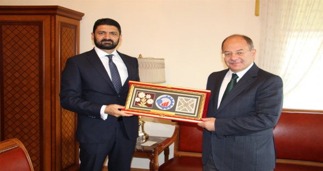 ATUN, DOLMABAHÇE SARAYI’NDA AKDAĞ İLE GÖRÜŞTÜ