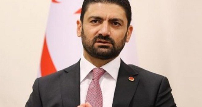 Atun, mahalle aralarında davullu zurnalı düğünler....