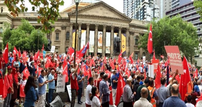 Avustralyalı Türkler ‘‘Zeytin Dalı Mitingi’’ düzenledi
