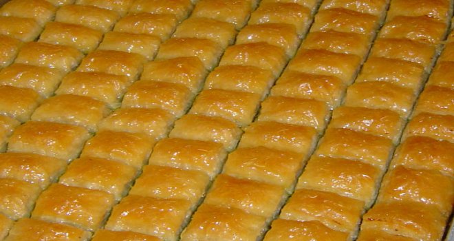 BAKLAVANIN ÜNÜ SINIRLARI AŞIYOR