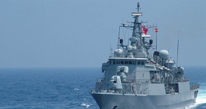 Balıkçı teknesi Türk savaş gemileri tarafından taciz edildi