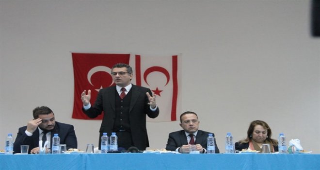 BAŞBAKAN ERHÜRMAN, YENİERENKÖY’DE VATANDAŞLARLA BİRARAYA GELDİ