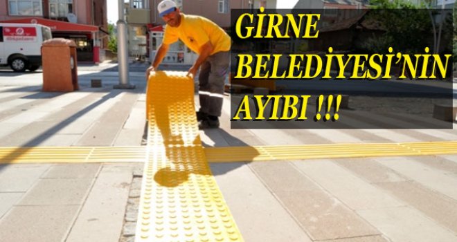 Başkan'ın gözleri bağlıyken, bu yolda bastonla yürümesini öneriyoruz.